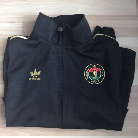 Adidas African American Basketball History Large - Picture 2 of 8